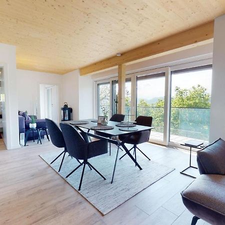 Modernes Ferienhaus Mit Panoramablick Rosegg Exteriör bild