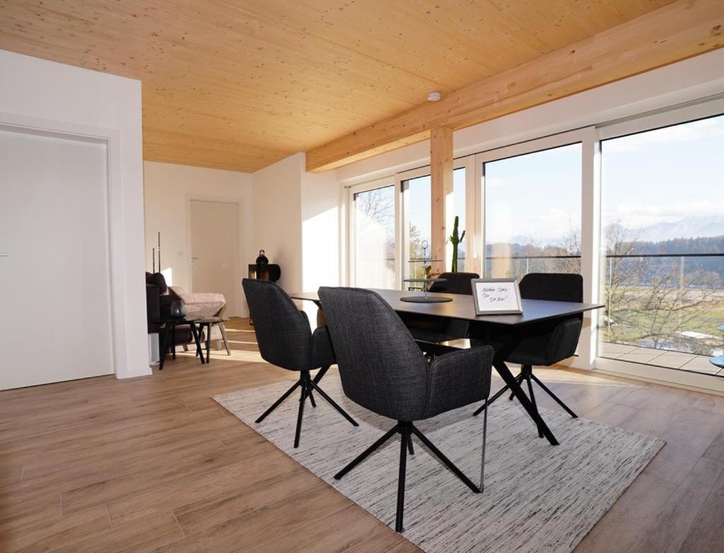 Modernes Ferienhaus Mit Panoramablick Rosegg Exteriör bild