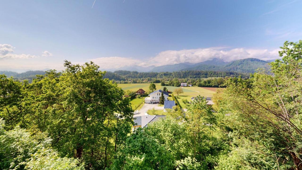 Modernes Ferienhaus Mit Panoramablick Rosegg Exteriör bild